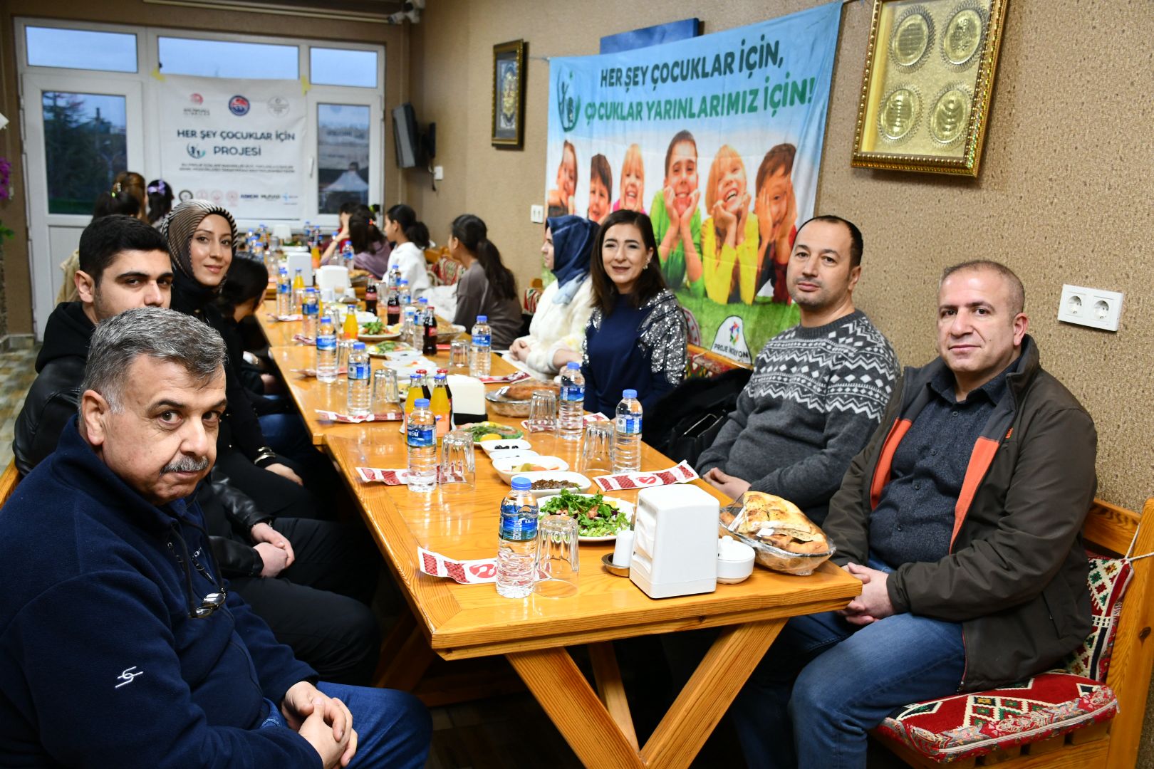 “Her Şey Çocuklar İçin Projesi” kapsamında, kuruluşlarımızda kalan çocuklarımızla iftar programında bir araya geldik.