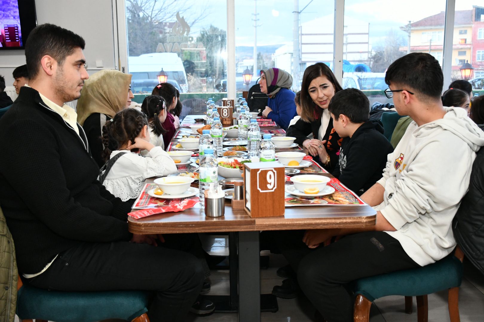 İl Müdürümüz Sayın Çiğdem AÇIKYILDIZ KAZEL, çocuk evimizde kalan çocuklarımızla iftar programında bir araya geldi.