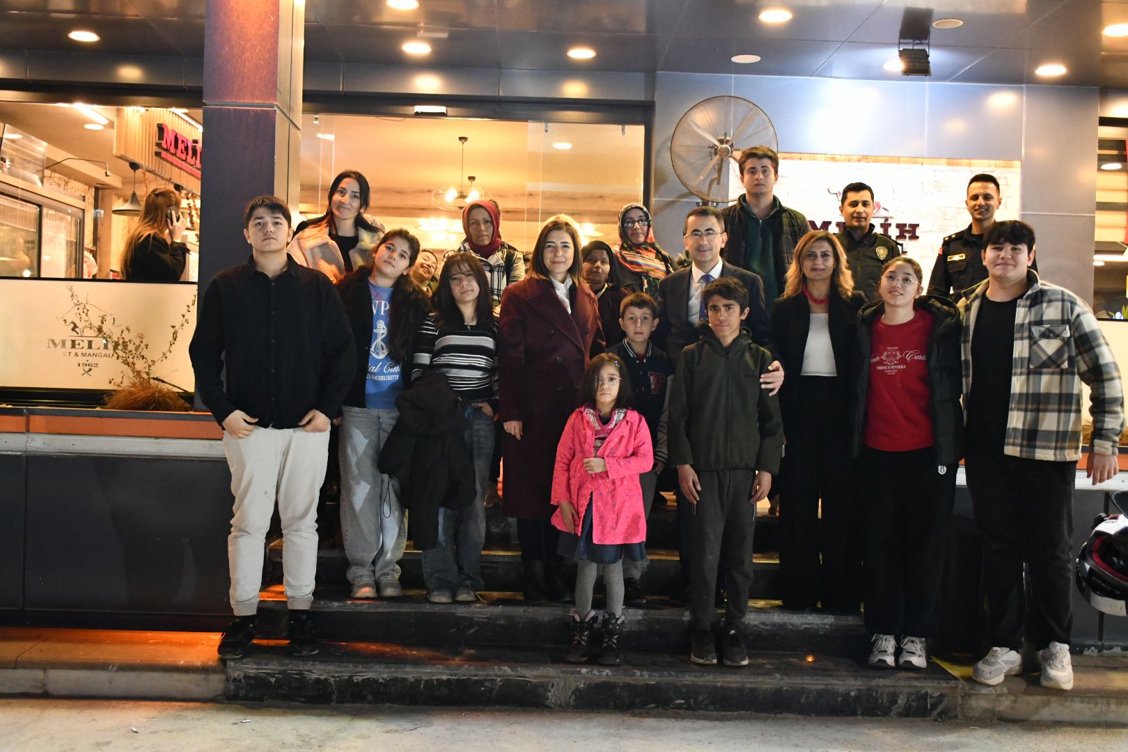 Yahşihan Kaymakamlığı ve Yahşihan Sosyal Yardımlaşma ve Dayanışma Vakfı tarafından düzenlenen iftar programında çocuklarımız ve aileleriyle bir araya gelindi.