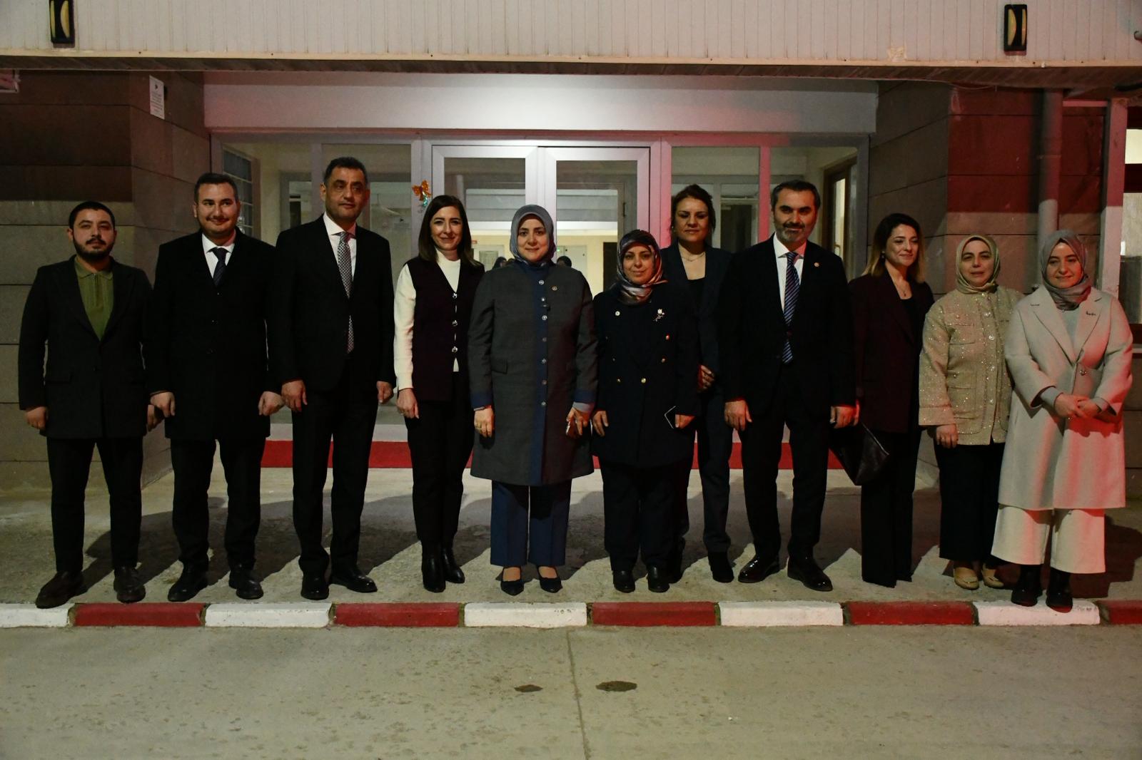 AK Parti Genel Merkez Kadın Kolları Başkanı ve İstanbul Milletvekili Sayın Tuğba Işık ERCAN, kuruluşumuzu ziyaret ederek çocuklarımızla iftar sonrası bir araya geldi.