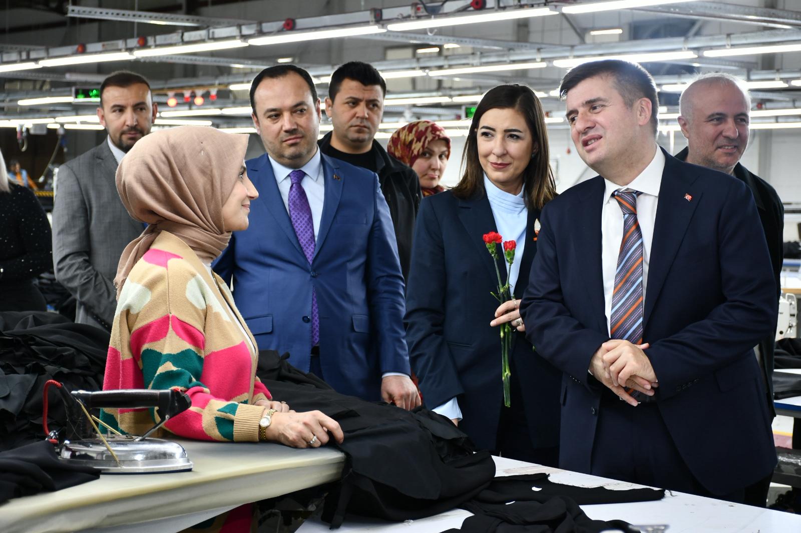 Valimiz Sayın H. Engin SARİİBRAHİM, 8 Mart Dünya Kadınlar Günü dolayısıyla kadın çalışanlarla bir araya geldi.