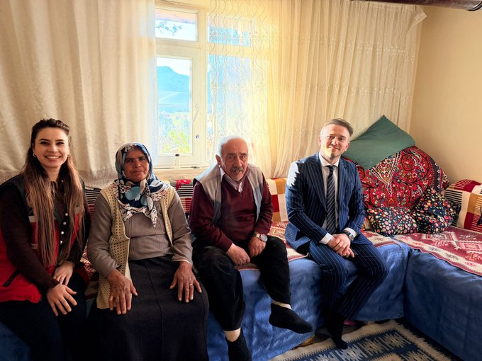 İl Müdürümüz Alper Alp Kıbrıs Barış Harekatı Gazimiz ve kıymetli aileni ziyarette bulundu.