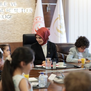 Bakanımız Göktaş, 23 Nisan dolayısıyla dolayısıyla şehit ve gazi çocuklarını ağırladı - fotoğraf 1