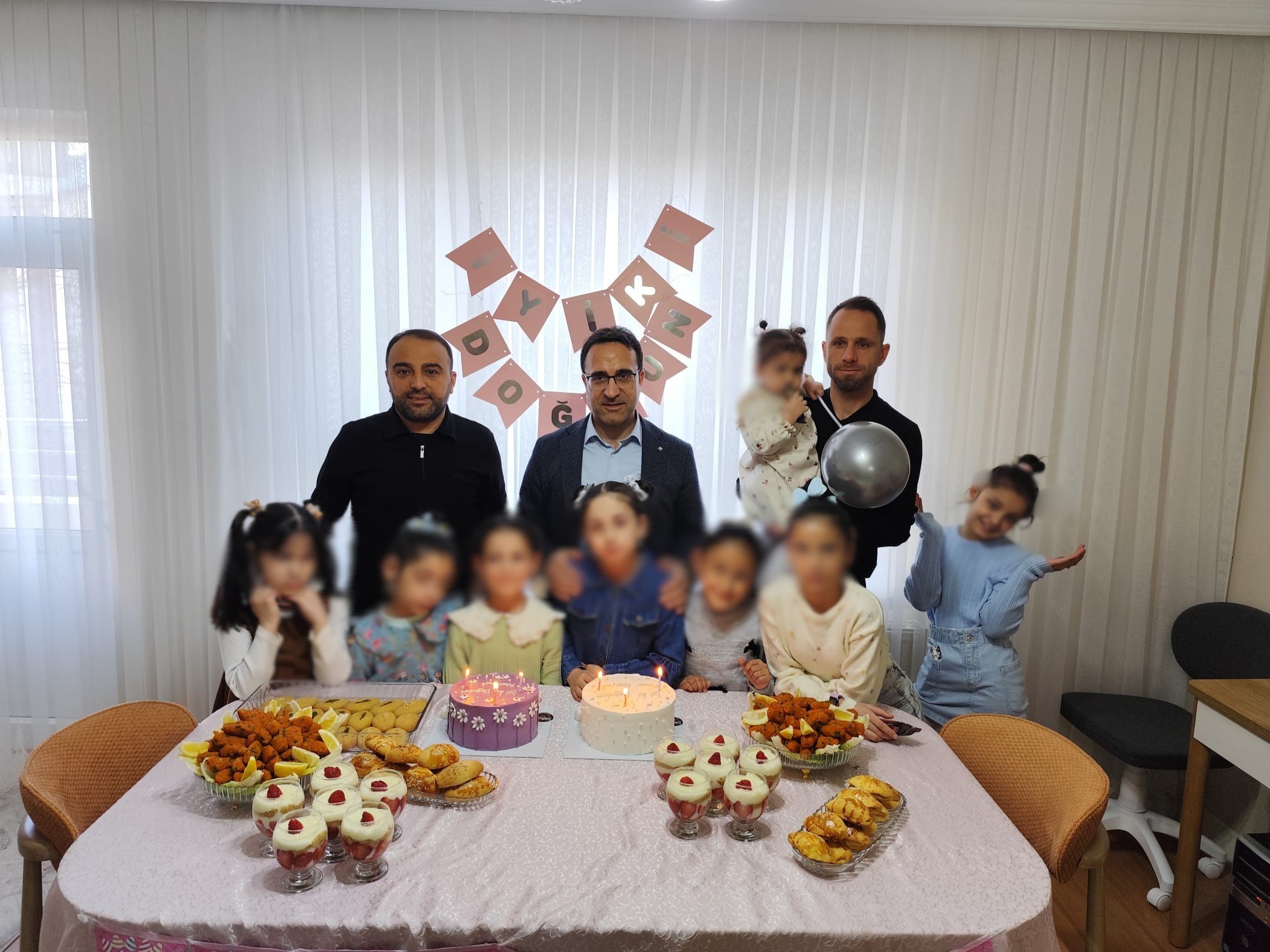 Çocuklar İçin Doğum Günü Kutlaması Düzenlendi