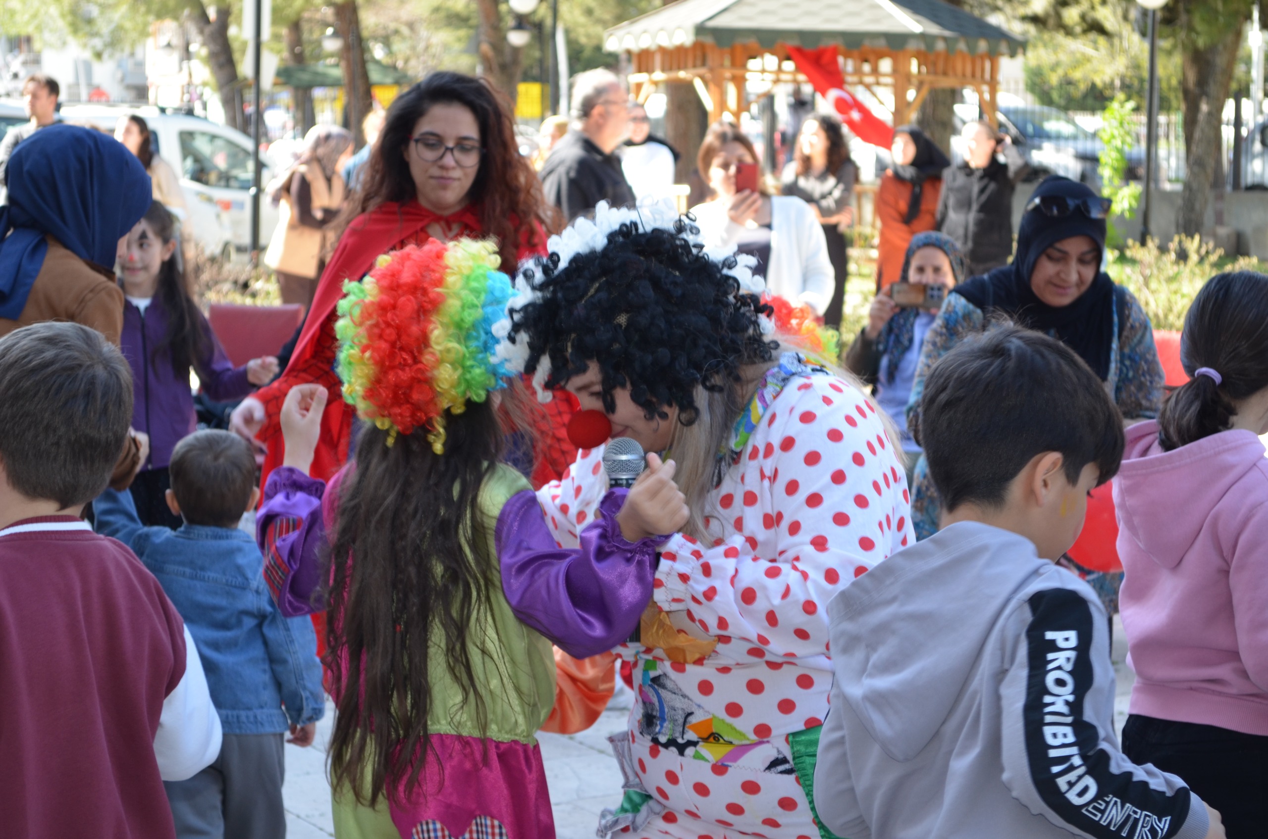 Uşak Aile ve Sosyal Hizmetler İl Müdürlüğünde 23 Nisan’a Özel Çocuk Şenliği