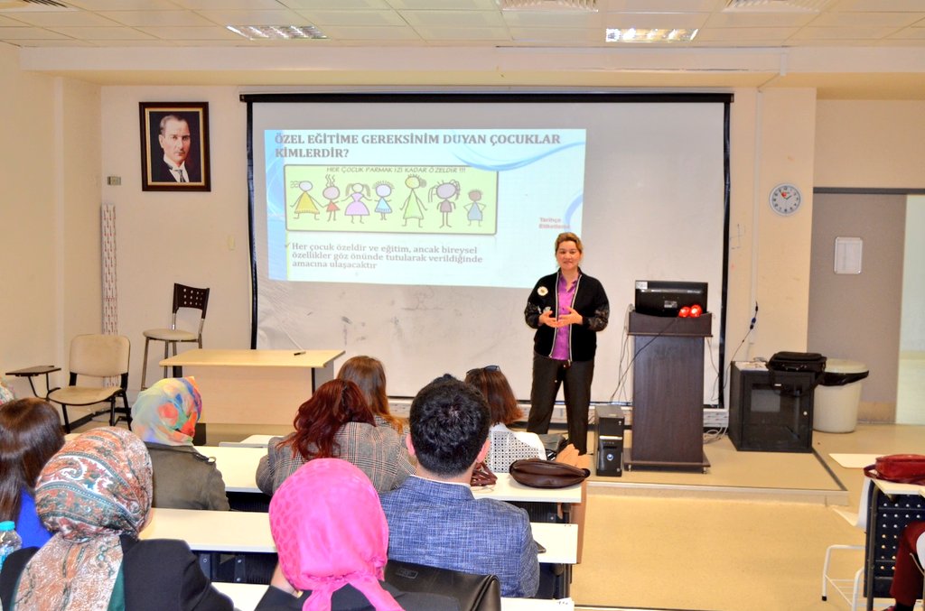 Otizm Farkındalık Eğitimi Düzenlendi