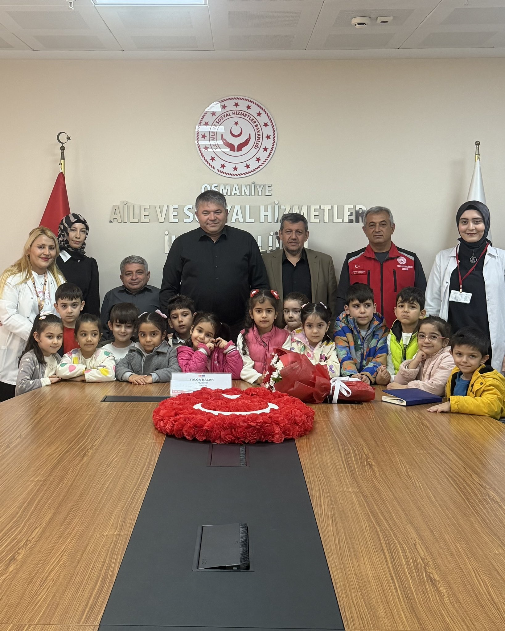 Özel Masallar Diyarı Gündüz Bakımevi’nden hizmet alan çocuklarımız, 23 Nisan etkinlikleri kapsamında İl Müdürlüğümüzü ziyaret ederek İl Müdürümüz Sayın Tolga Nacar ile bir araya gelmiştir. 