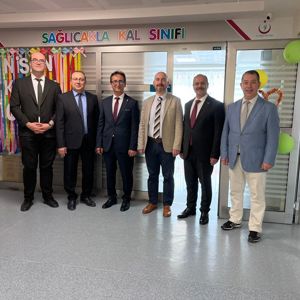 Hastanede Yatan Çocuklara 23 Nisan Sürprizi - fotoğraf 2
