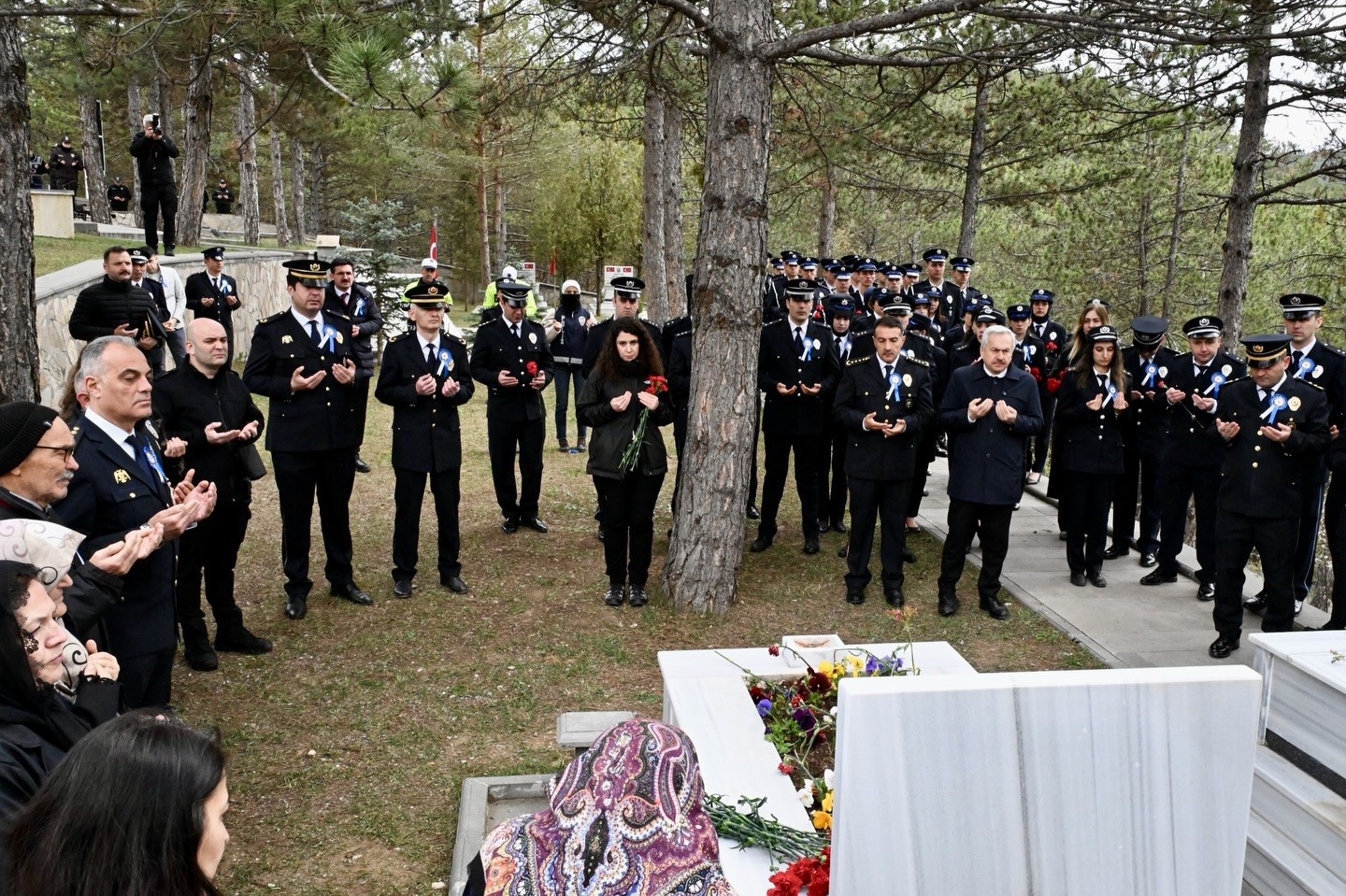 Türk Polis Teşkilatı’nın 181’inci Yılında Şehitlikte Duygu Dolu Ziyaret