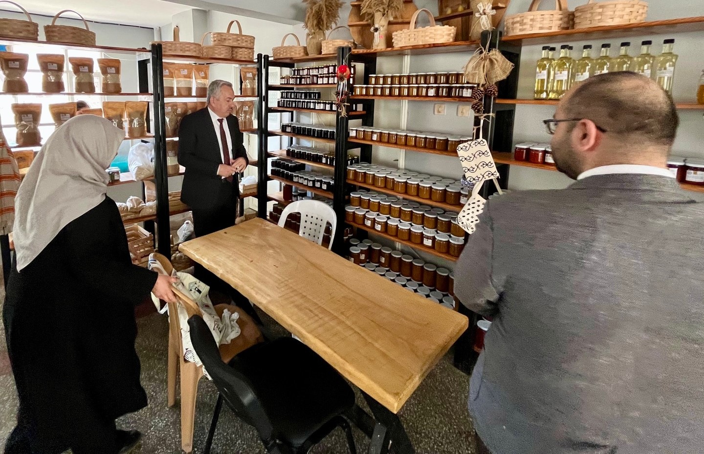 İl Müdürümüz Hanönü İlçemizde Kadın Emeğinin Üretime Dönüştüğü Atölyede İncelemelerde Bulundu