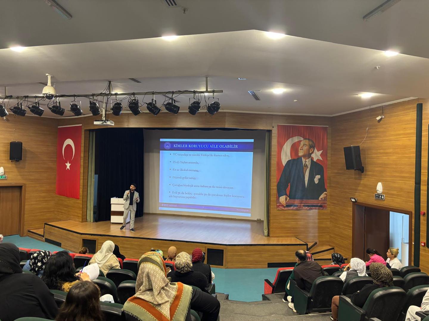 Turgutlu’da Velilere Koruyucu Aile Hizmeti Anlatıldı
