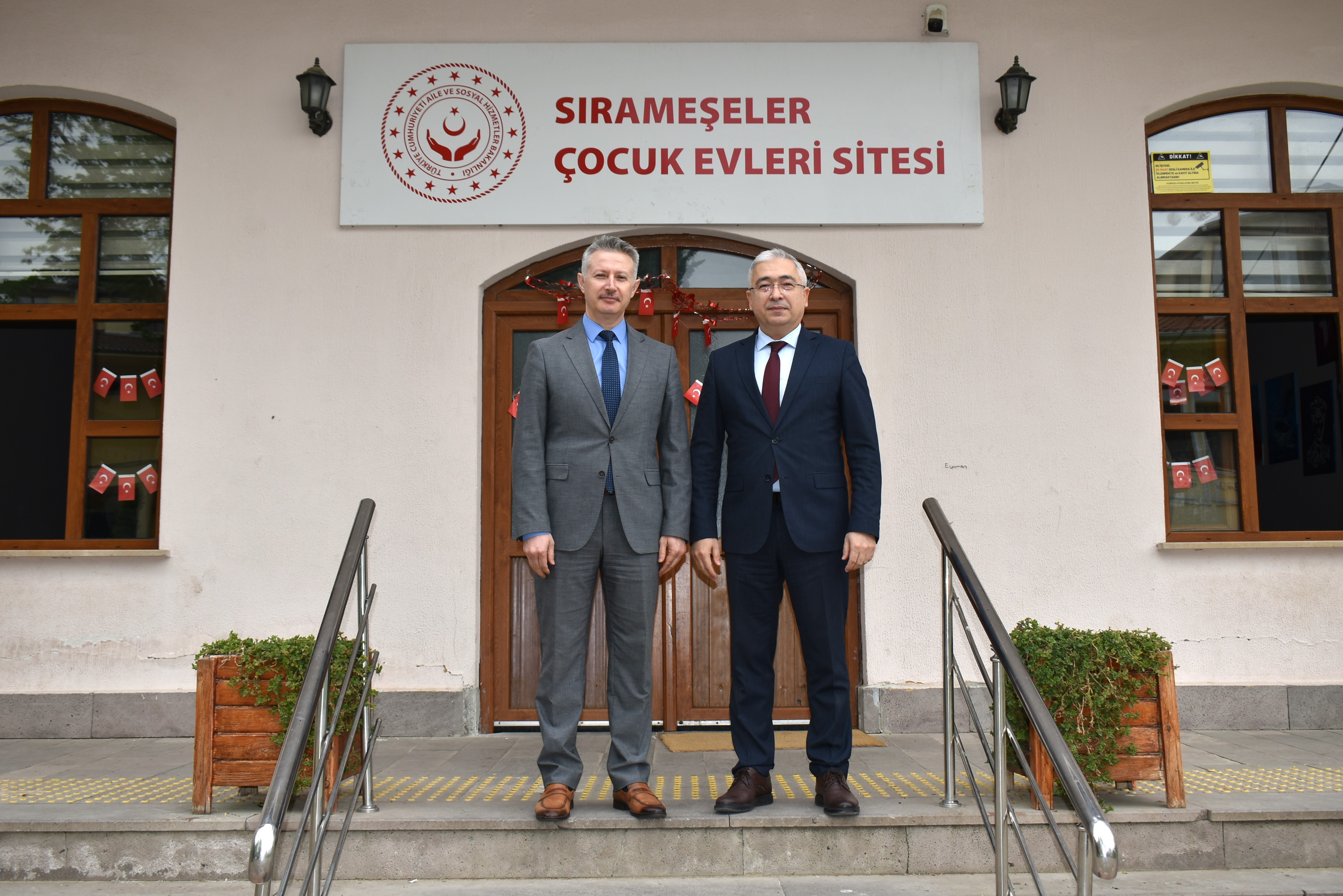 İl Müdürümüz Faruk Uysal’dan Sırameşeler Çocuk Evleri Sitesine Ziyaret