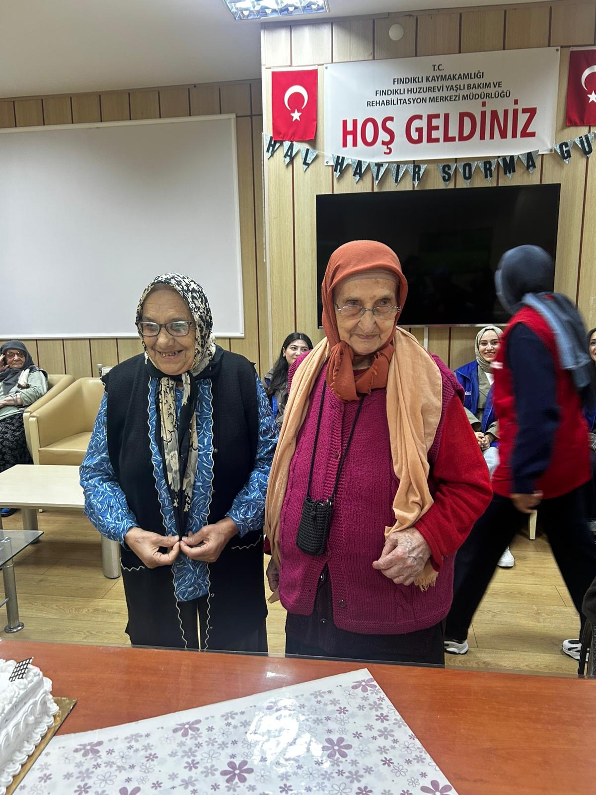 Huzurevinde Doğum Günü Etkinliği Düzenlendi