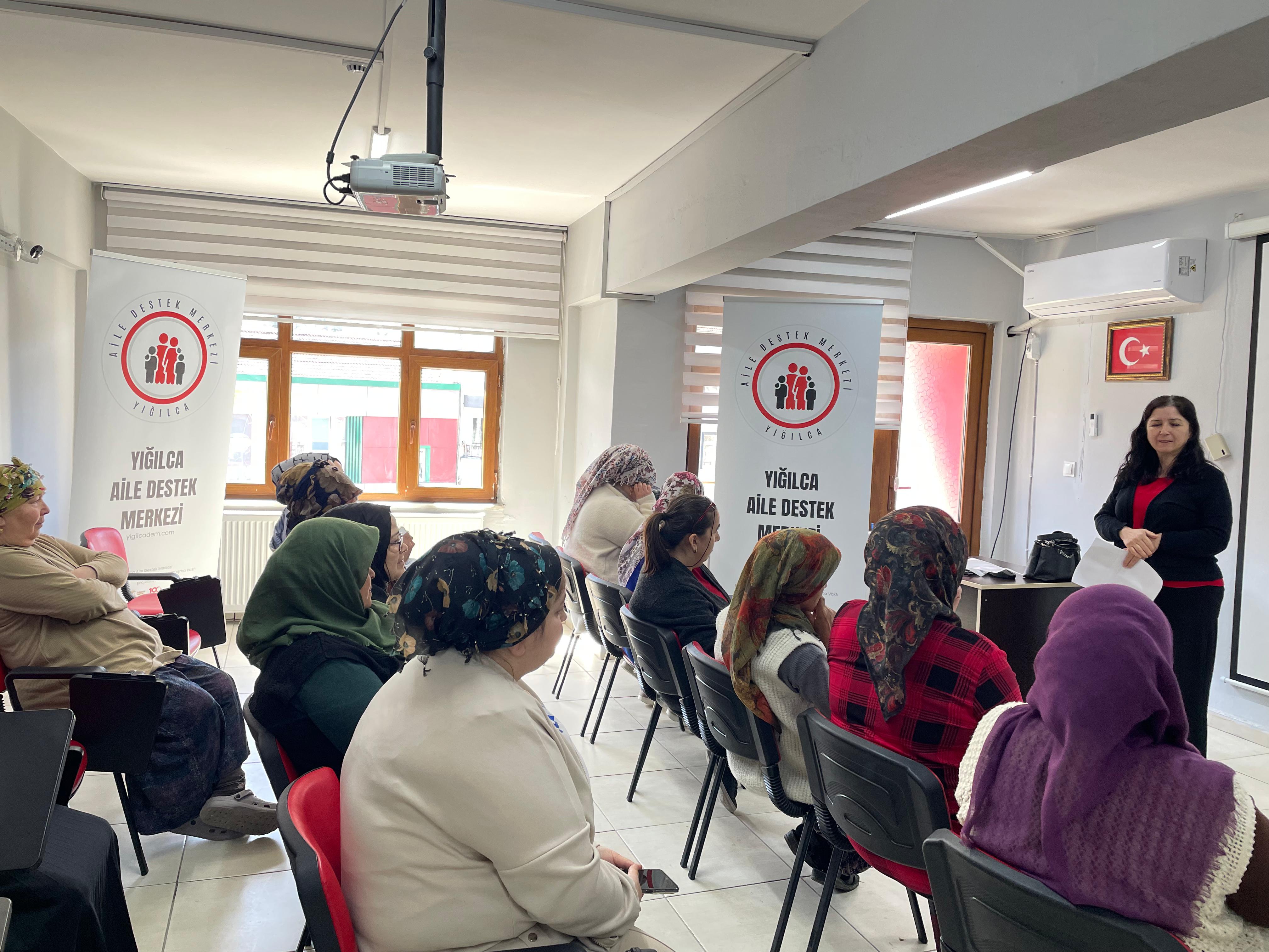 Aile Destek Merkezi Kursiyerlerine Yönelik “Bilinçli Medya Kullanımı” Eğitimi Düzenlendi.