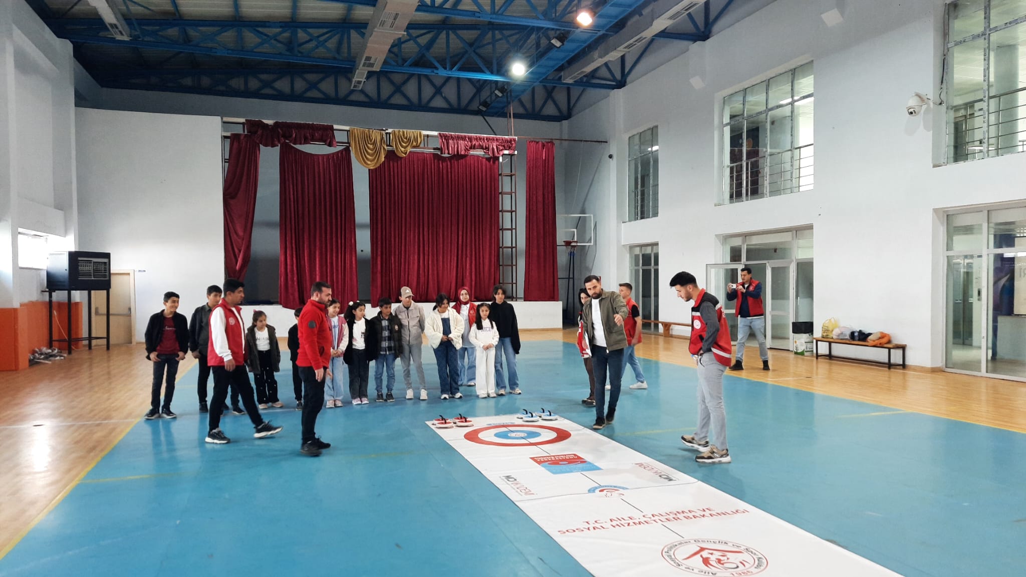 23 Nisan Ulusal Egemenlik ve Çocuk Bayramı kapsamında, şehit ve gazi çocuklarımız için “23 Nisan Neşesi” temasıyla anlamlı ve keyifli bir etkinlik programı gerçekleştirildi