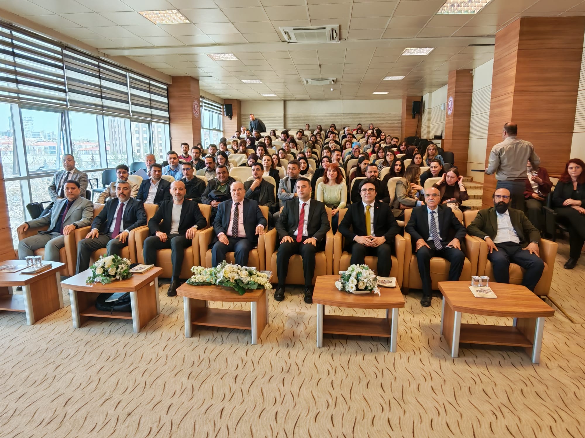 Bağımlılıkla Mücadelede Güç Birliği: Bağımsızlık Sempozyumu Gerçekleştirildi