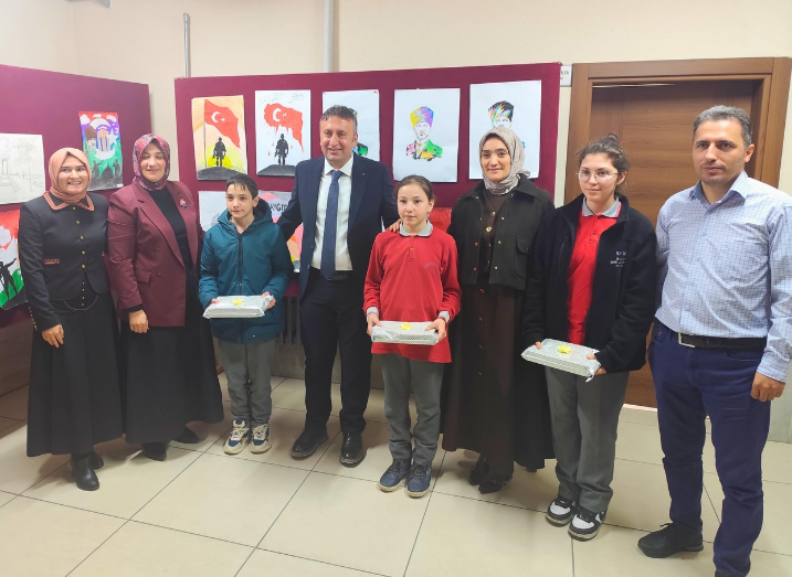 Şehitlerimizi Tanıyoruz Projesi Kapsamında 28.04.2026 Tarihinde Oymalıtepe Şehit Sedat Kaplan Ortaokulunda Program Gerçekleştirildi.