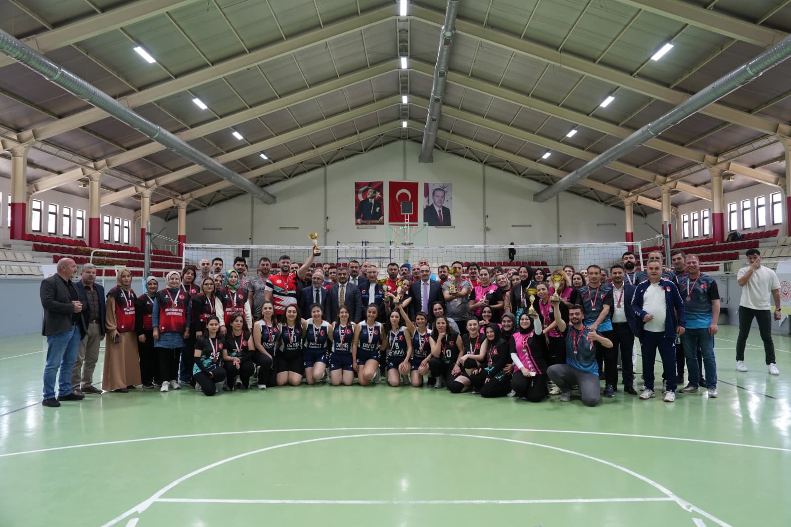 Personeller Arası 2. Voleybol Turnuvası'nda Ödüller Sahiplerini Buldu!