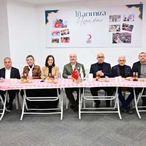 Dünya Yetimler Günü’nde İftar Programı Düzenlendi - fotoğraf 1