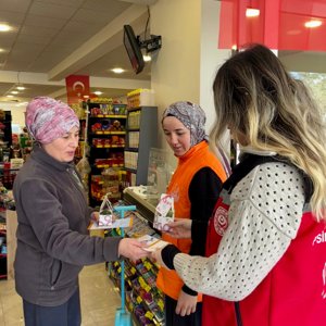 8 Mart Dünya Kadınlar Günü’nde Çalışan Kadınlara Ziyaret Gerçekleştirildi - fotoğraf 2