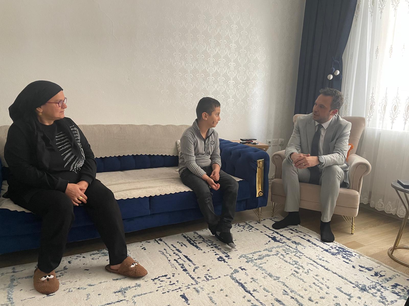 İl Müdürümüz Sayın Çetin Tutaş, Yakın  Zamanda Bebekleri Dünyaya Gelen Ailemizi Ziyaret Etti
