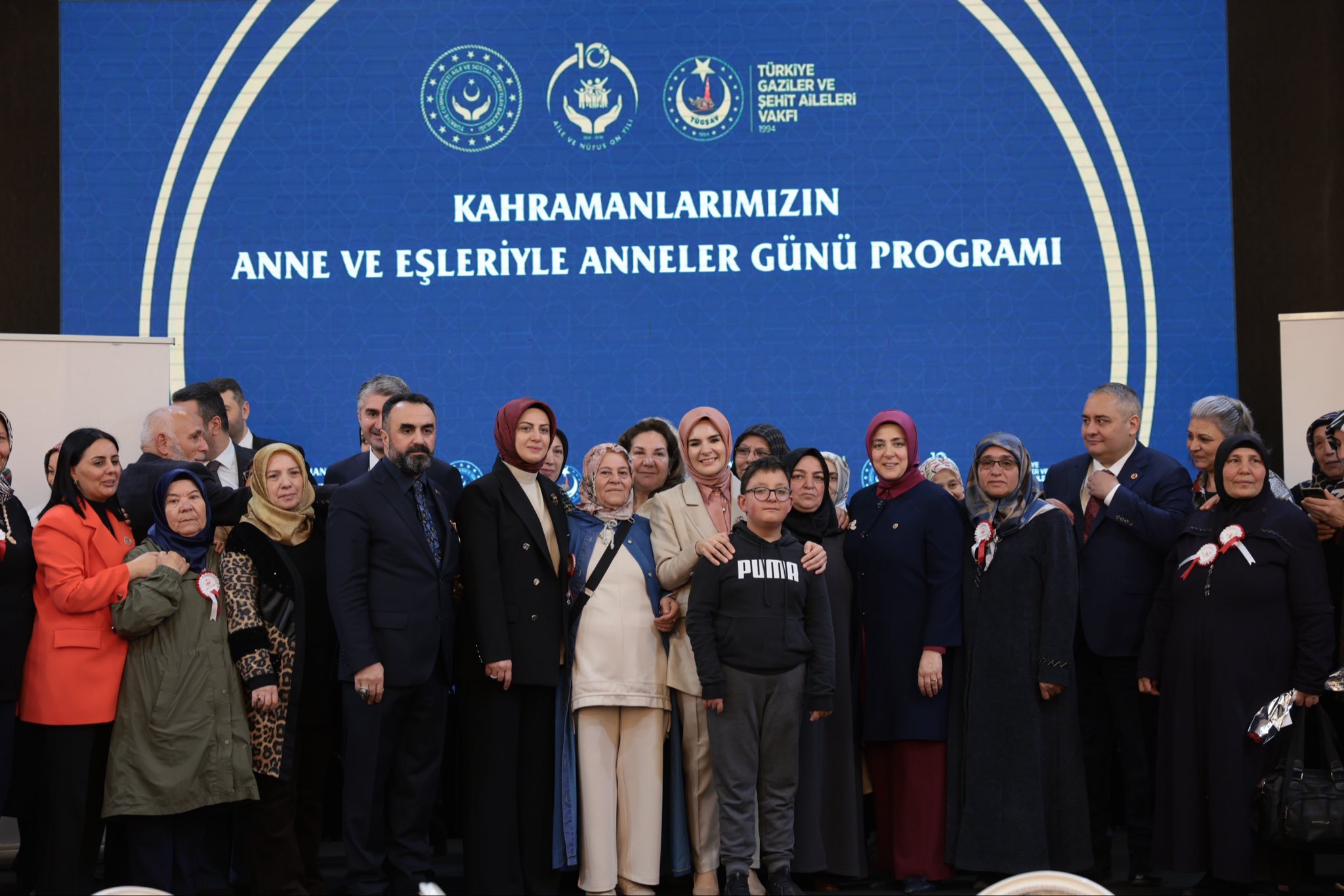 Kahramanlarımızın Anne ve Eşleriyle Anneler Günü Programı Gerçekleştirildi