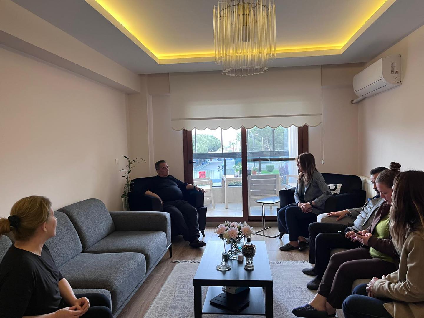 İl Müdürümüz Şehit Ailesini Ziyaret Ederek Anneler Günü’nü Kutladı