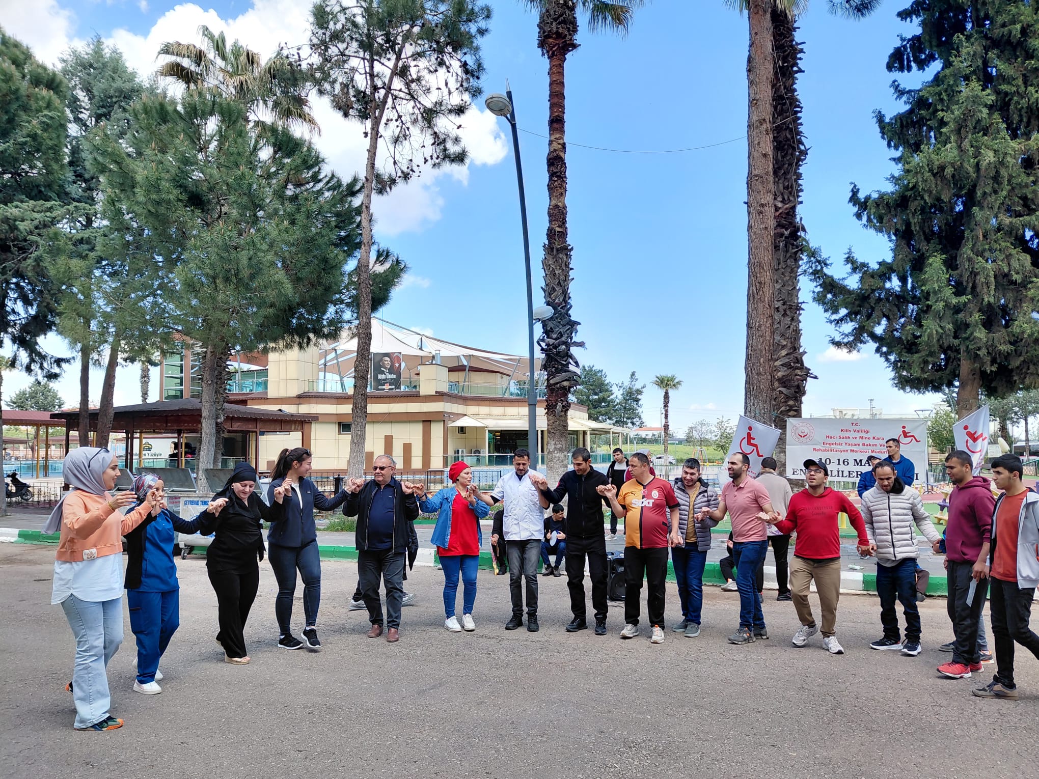 Engelsiz Yaşam Merkezi Sakinleri Bahar Şenliği’nde Bir Araya Geldi