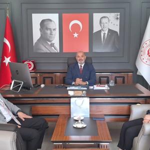 Muğla Sıtkı Koçman Üniversitesi Eğitim ve Araştırma Hastanesi Başhekimi Ethem ACAR ile Çocuk Psikiyatrisi Anabilim Dalı Öğretim Üyesi Prof. Dr. Nilüfer ŞAHİN, İl Müdürümüz Yakup KÜTÜK’ü makamında ziyaret etti. - fotoğraf 1