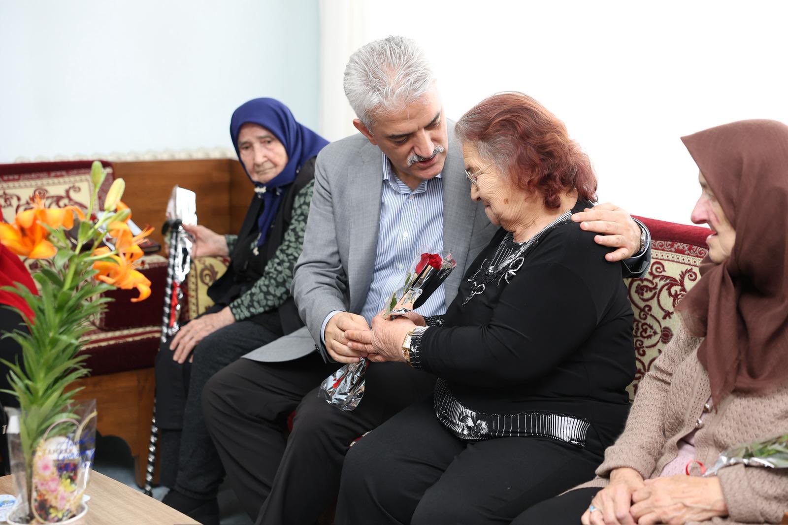 Valimiz Sayın Mehmet Makas ve Eşi Elif Makas Hanımefendi  Anneler Günü Kapsamında Huzurevlerimizi Ziyaret Etti.