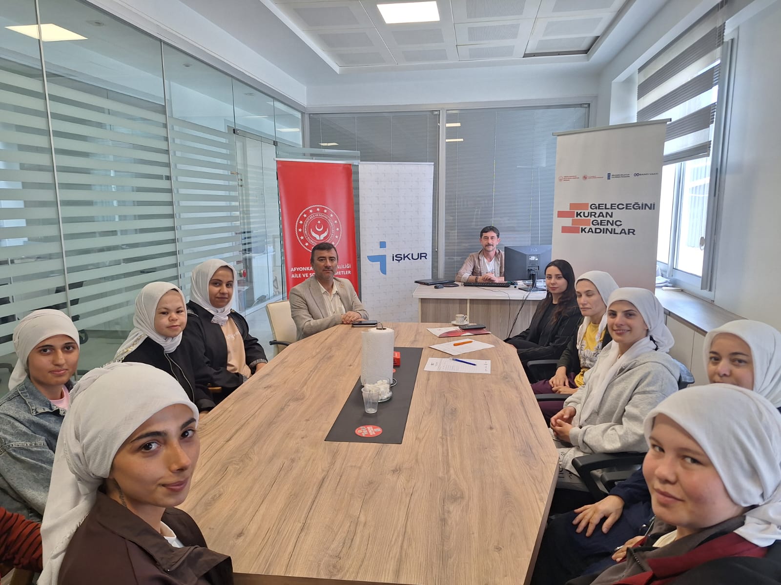 Mapeks Gıda Çalışanlarına "Geleceğini Kuran Genç Kadınlar" projesi kapsamında "Aile Yaşam Becerileri ve  Stres Yönetimi" Konularında Eğitim Verildi.