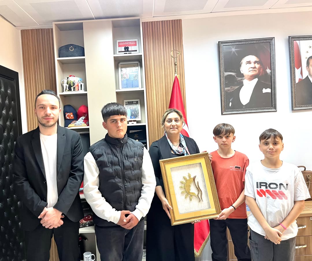 Çocuklarımızdan İl Müdürümüz Sayın Emine BÖÇKÜN’e El Emeği Anneler Günü Hediyesi