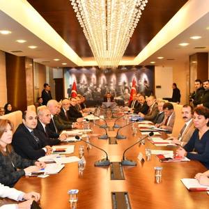 Aile İçi ve Kadına Karşı Şiddetle Mücadele Toplantısı Sayın Valimizin Başkanlığında Gerçekleştirildi - fotoğraf 1