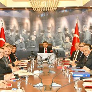 Aile İçi ve Kadına Karşı Şiddetle Mücadele Toplantısı Sayın Valimizin Başkanlığında Gerçekleştirildi - fotoğraf 2