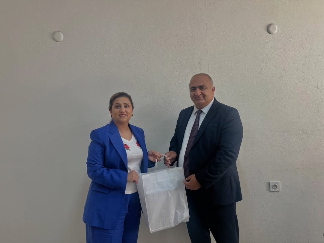 İl Müdürümüz Sayın Emine BÖÇKÜN Bigadiç Sosyal Hizmet Merkezi Müdürü Faruk ÇELİK’e Hayırlı Olsun Ziyaretinde Bulundu