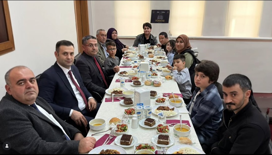 Geleceğe Uzanan Köprü: Aile