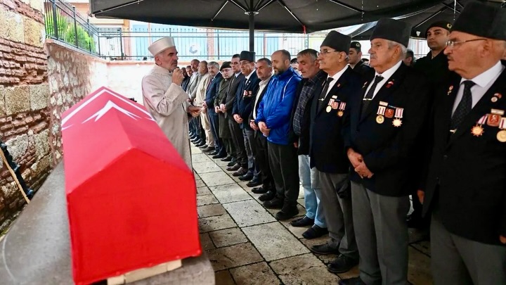 Kıbrıs Gazimiz Lütfi Mıstaç Askeri Törenle Ebediyete Uğurlandı