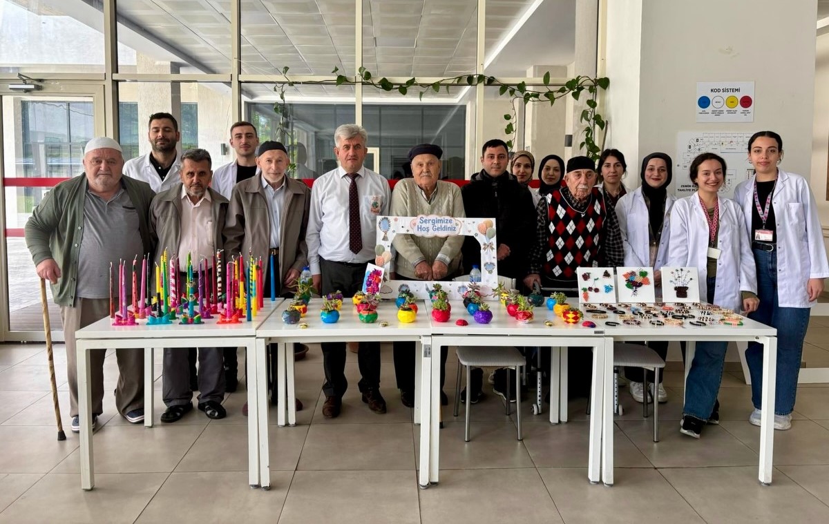Gençlerden Büyüklerimize Ziyaret