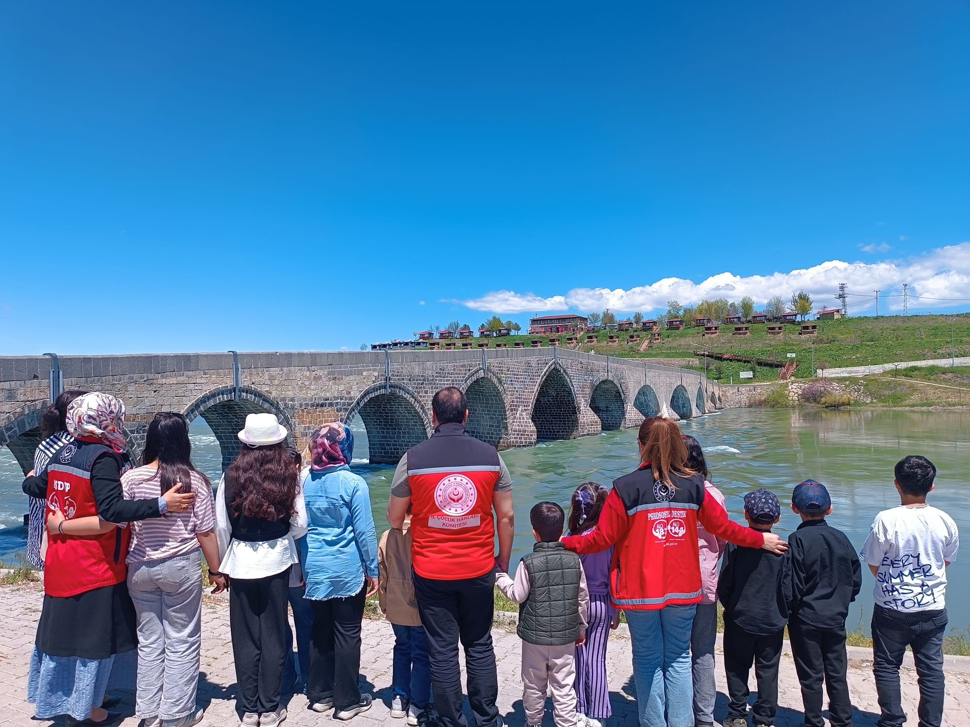 Ebeveyn Kaybı Yaşamış Çocuklarımız İçin Tarihi Murat Köprüsü Gezisi Düzenlendi