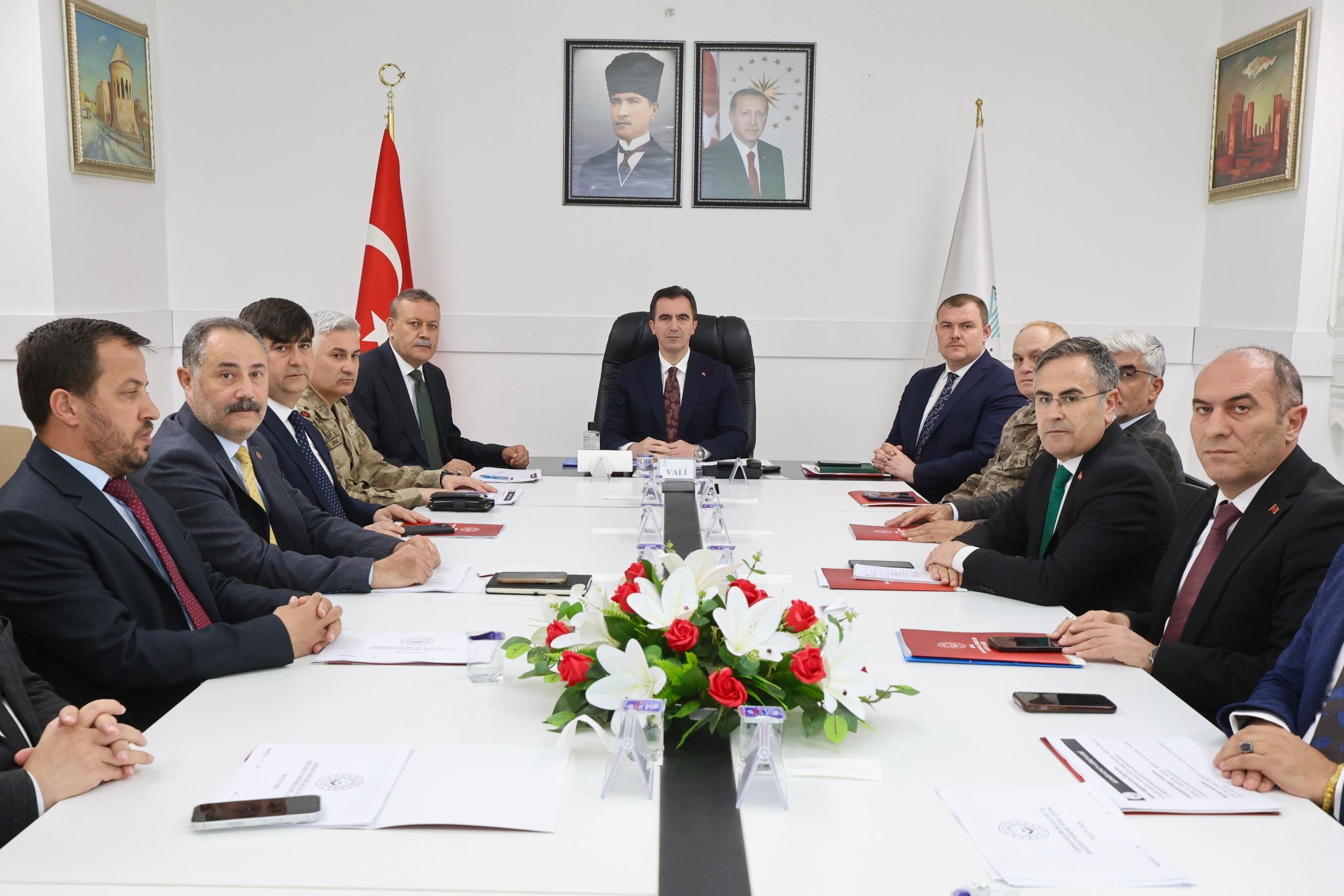 Valimiz Sayın Ahmet Karakaya başkanlığında, Erişilebilirlik İzleme ve Değerlendirme Toplantısı gerçekleştirildi