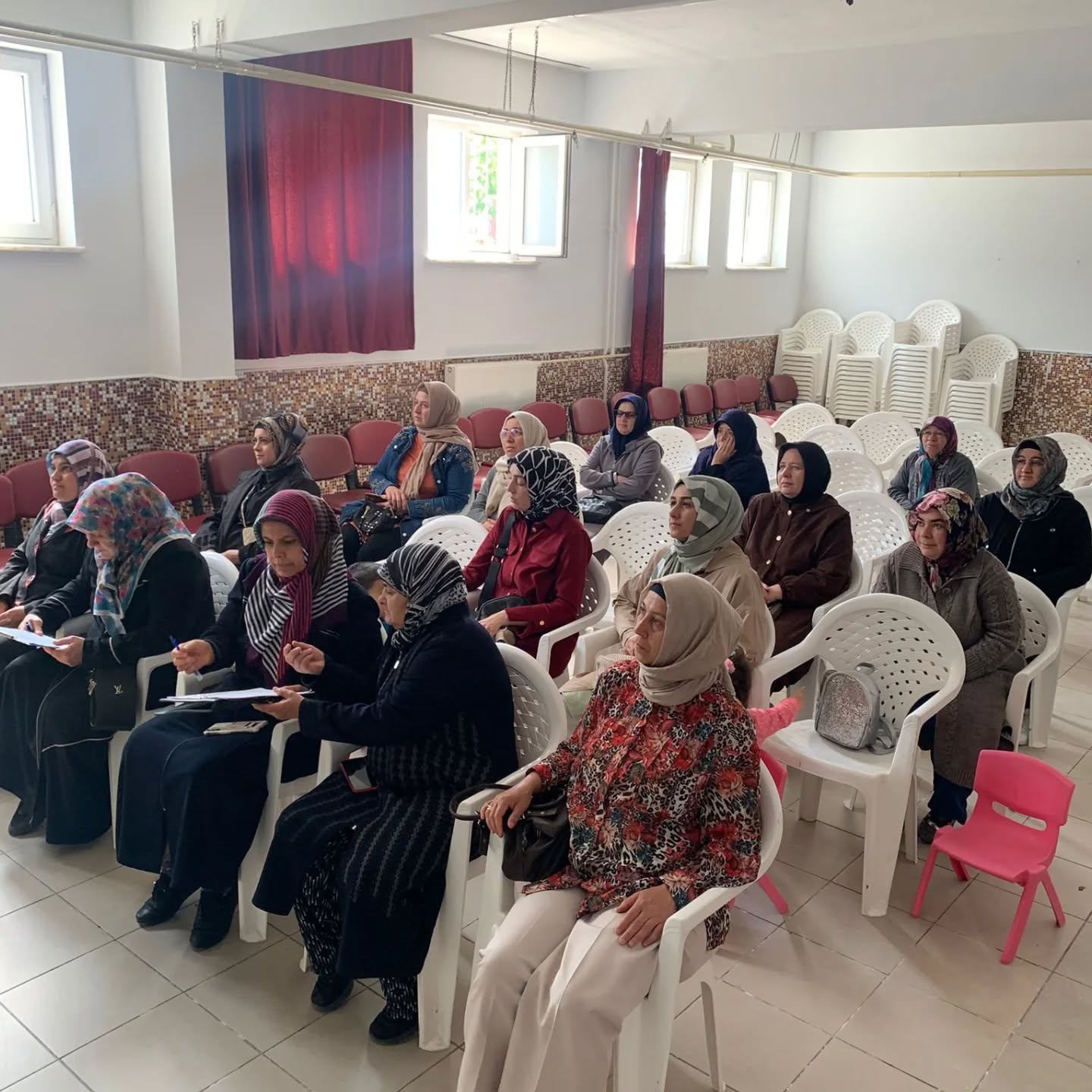 “Aile ve Dijital Medya Okur Yazarlığı” Konulu Eğitim Düzenlendi