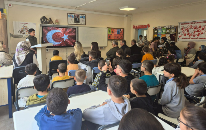 Yeşilköy Şehit Haydar Arslan İlkokulu/ Ortaokulunda Program Gerçekleştirildi.