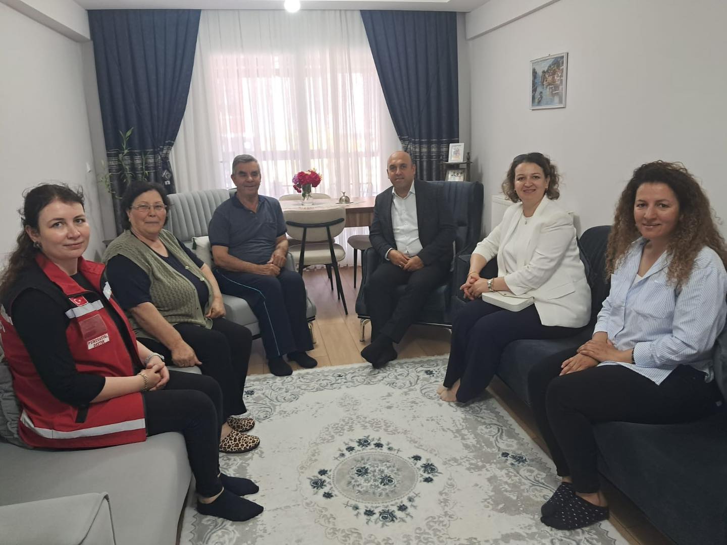 Akhisar’da Sehit Yakinlari ve Gaziler Bayramda Ziyaret Edildi