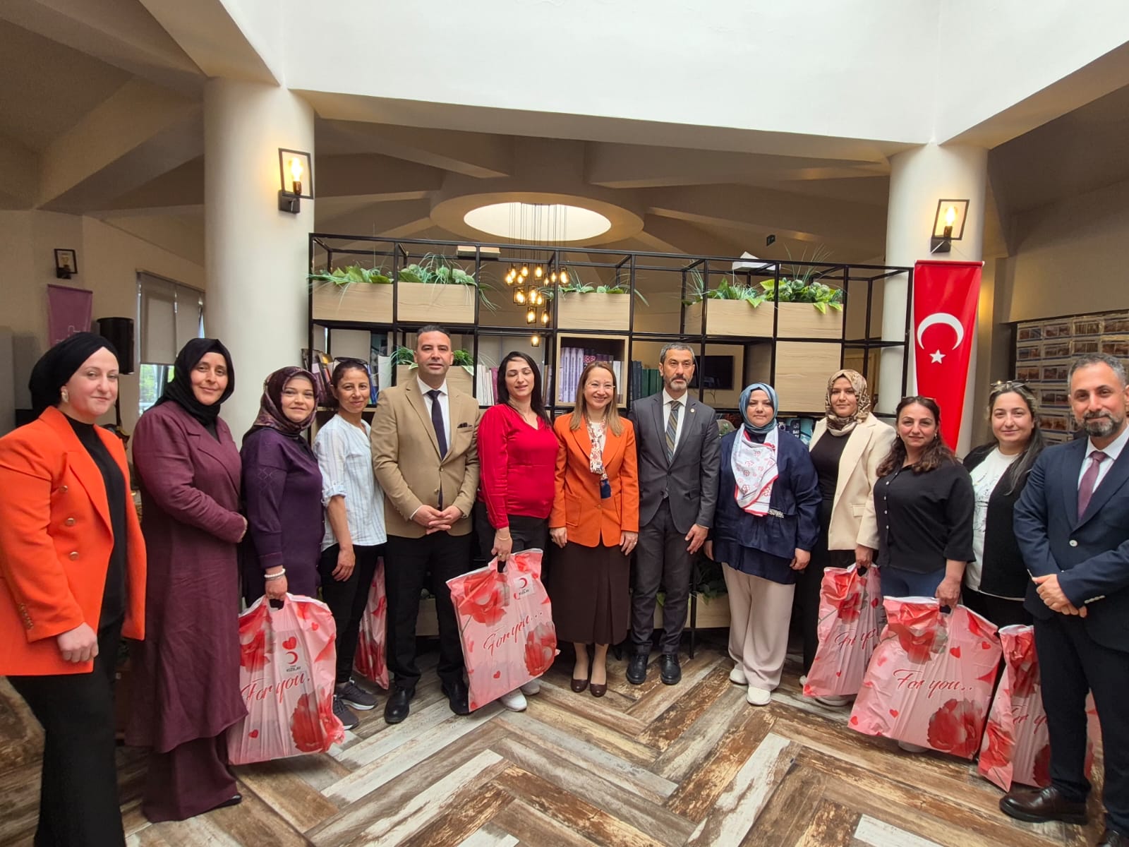 Anneler Günü’nde Anlamlı Buluşma ve Ziyaret