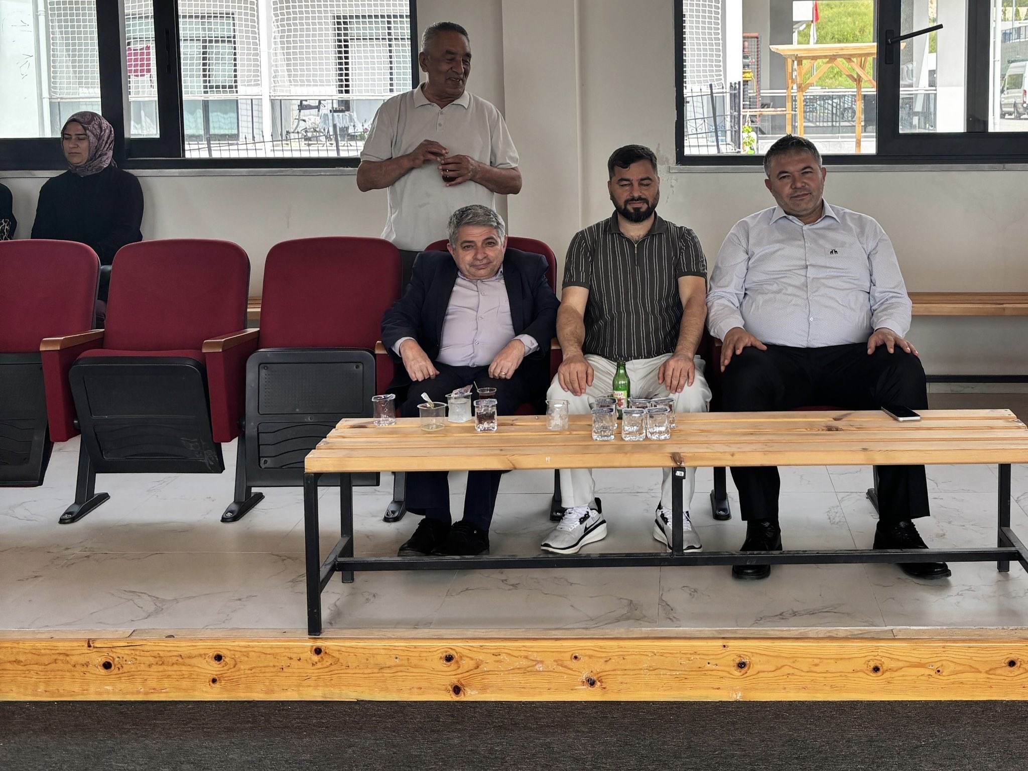 15-21 Mayıs Gençlik Haftası münasebetiyle İl Müdürümüz Sayın Tolga Nacar ve İl Müdür Yardımcımız Fatih Gün ve kurum personellerimizin katılımı ile Kadirli Huzurevi Yaşlı Bakım ve Rehabilitasyon Merkezi Müdürlüğü tarafından düzenlenen bocce turnuvasında, ÇEKOM ile İl Müdürlüğümüz Engelli ve Yaşlı Hizmetleri Birimi takımları karşı karşıya gelmiştir.