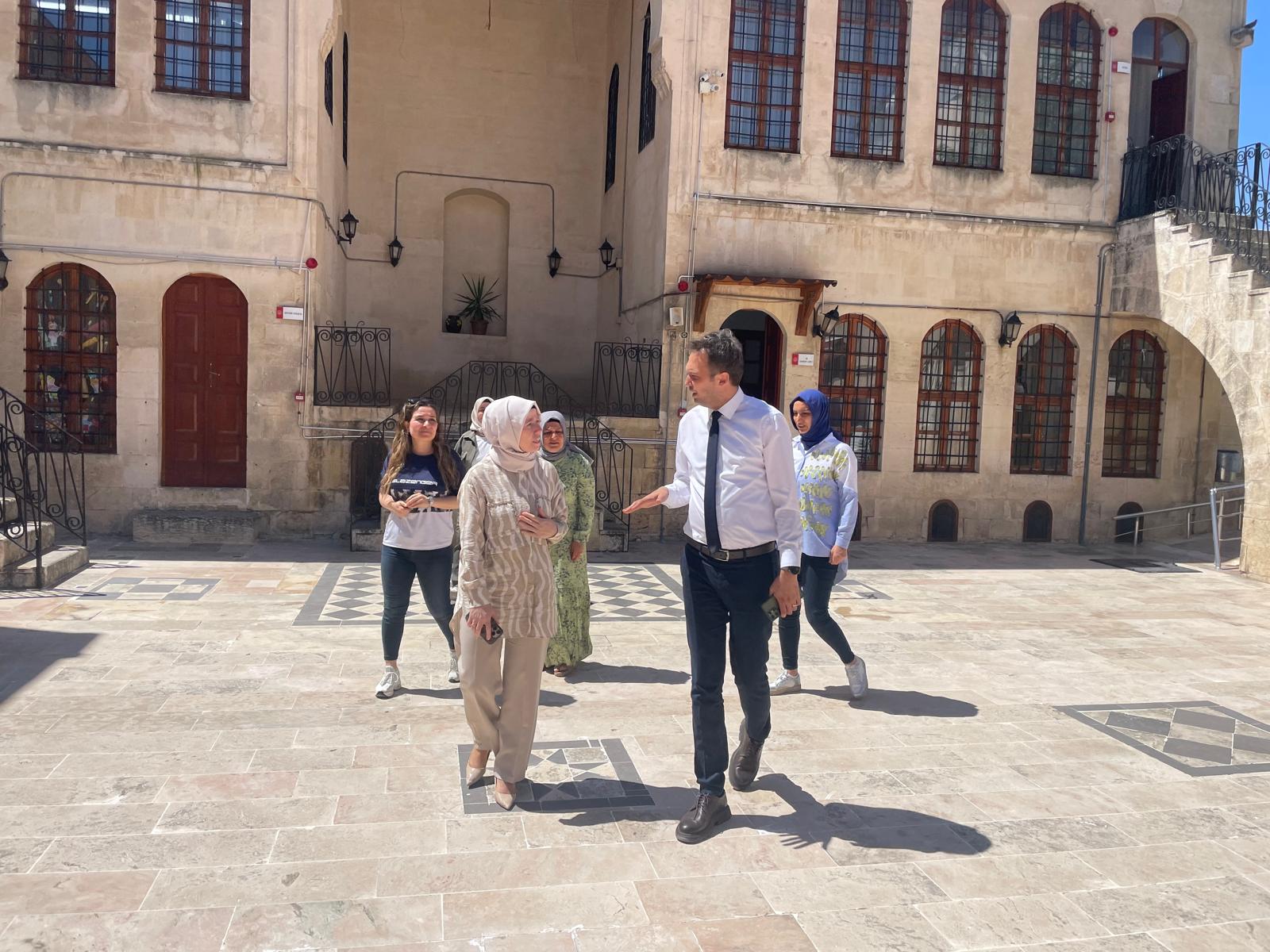 İl Müdürü Tutaş, Çok Amaçlı Toplum Merkezlerindeki Çalışmaları Yerinde İnceledi