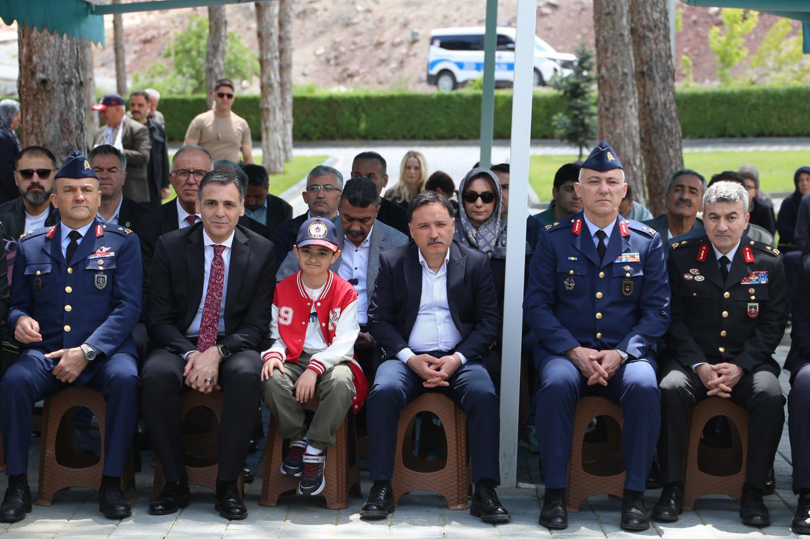  Polis Şehitliği Ziyareti