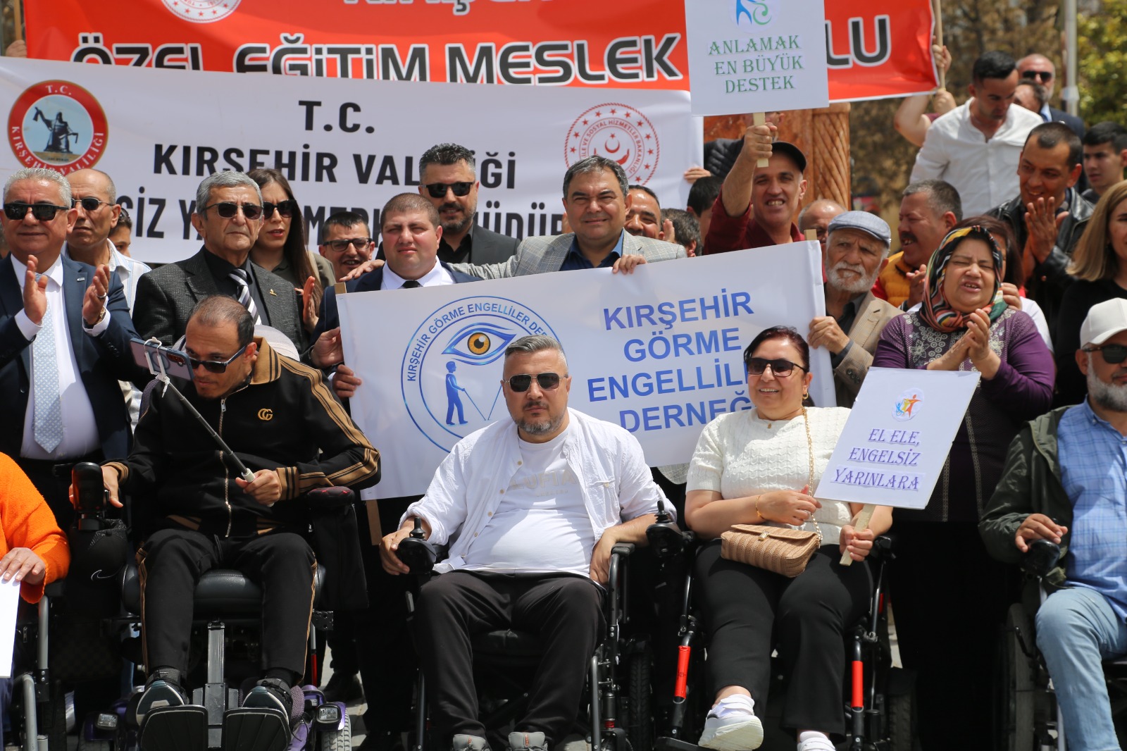 Farkındalık için yürüdük, sesimizi duyurmak için yan yana geldik.
