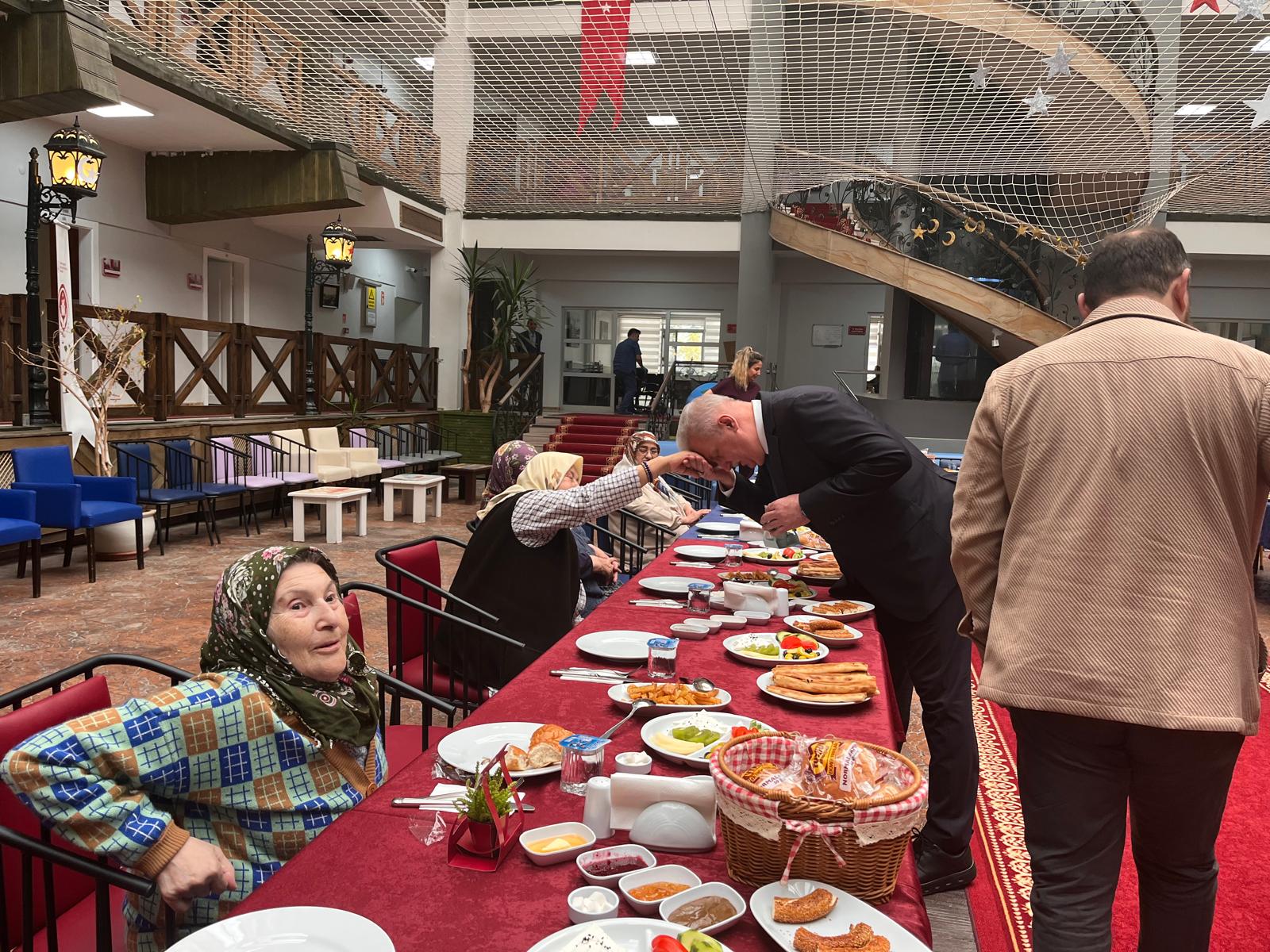 Atakum Huzurevi’nde Anneler Günü Coşkusu