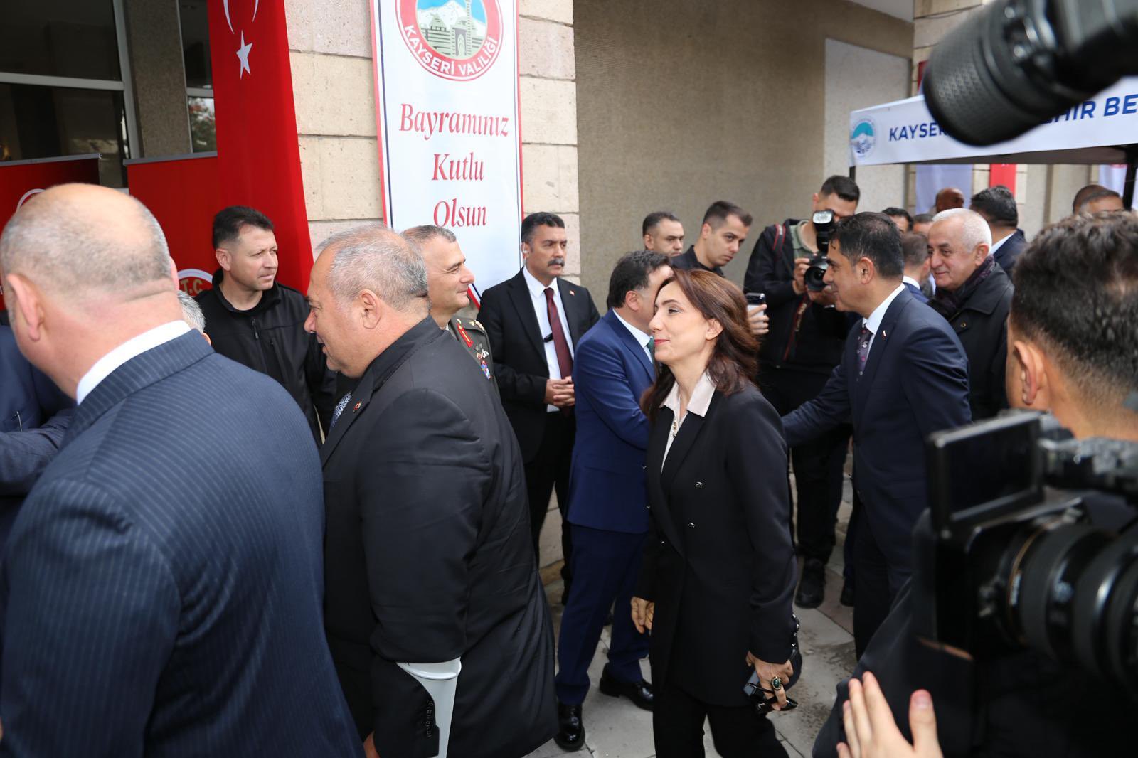 Valiliğimizde Kamu Personeli ve Vatandaşlarımız İle Bayramlaşma Töreni Düzenlendi.
